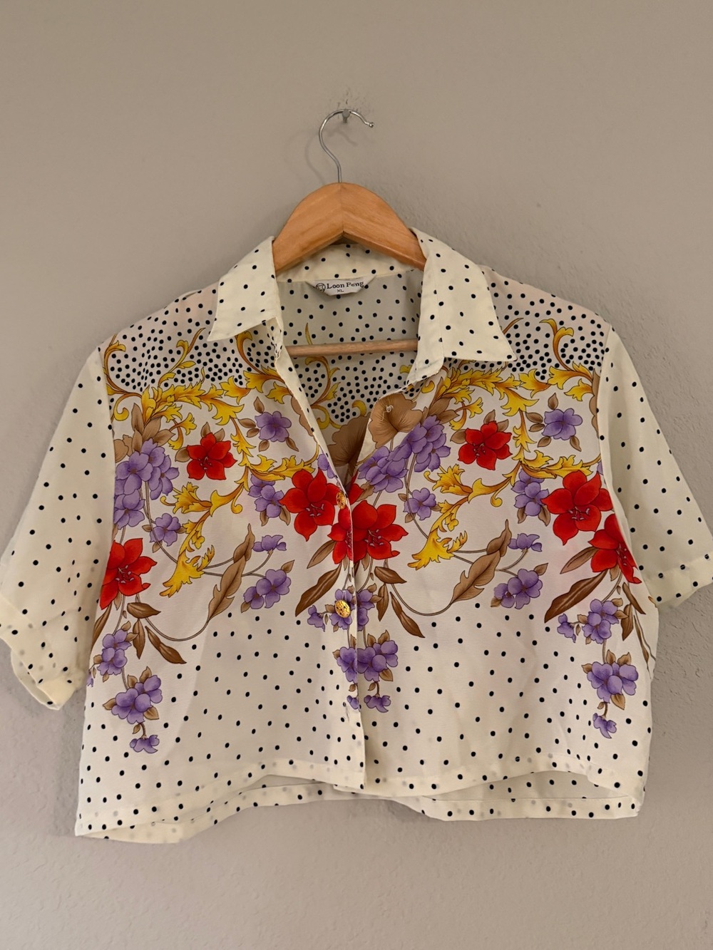 Loon Feng Women's Cream Floral Button-Up Crop Top XL
